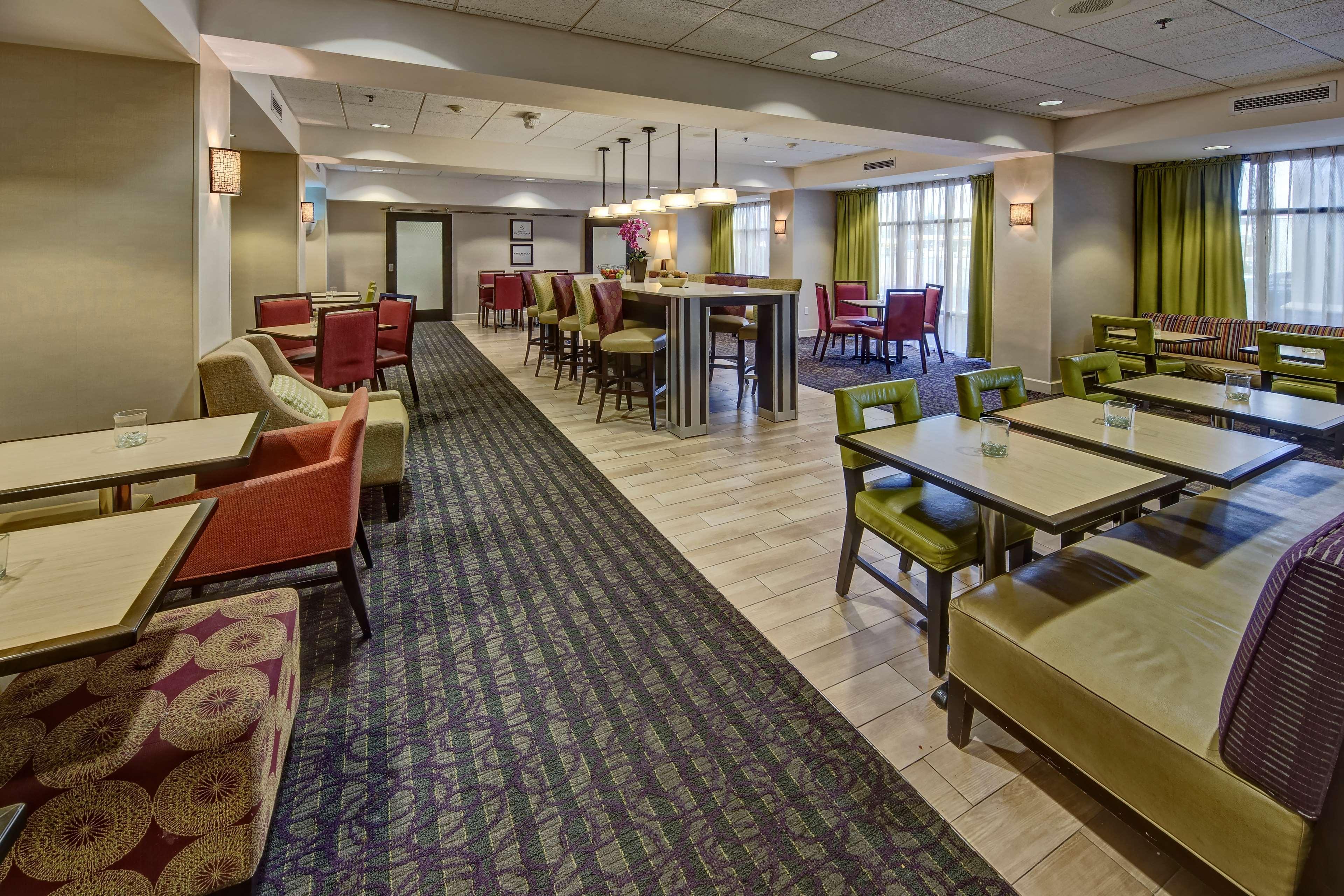Hampton Inn Данн Экстерьер фото